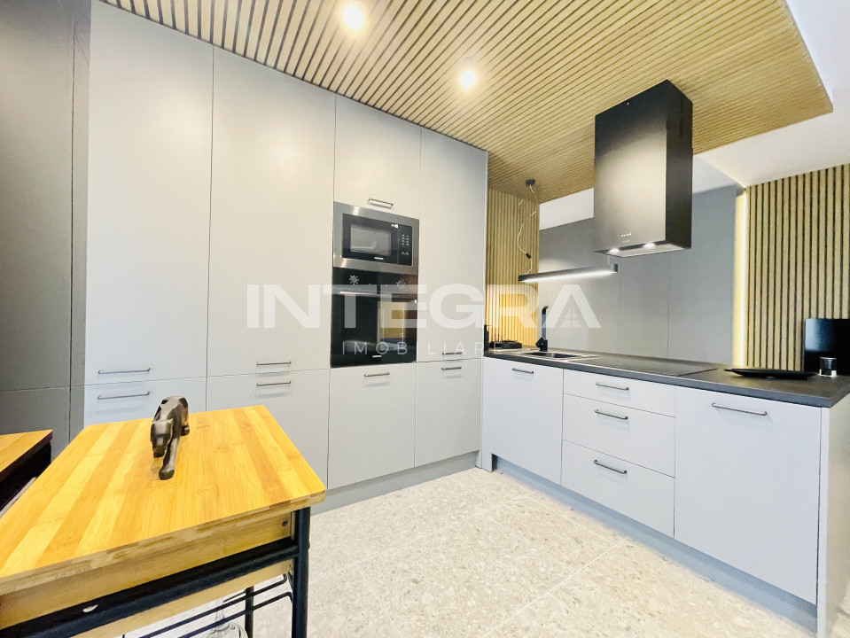Vand Apartament Lux | 2 Camere Cu o Terasa Spatioasa | In Azoria Frunzisului