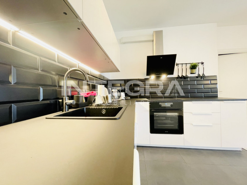 Inchiriez Apartament De Lux, 2 Camere, + Parcare Subterana, Zona Zorilor 