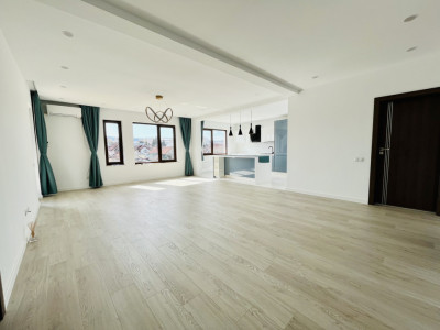 Apartament Spatios 3 Camere | Cu Parcare | Ideal Pentru Birou