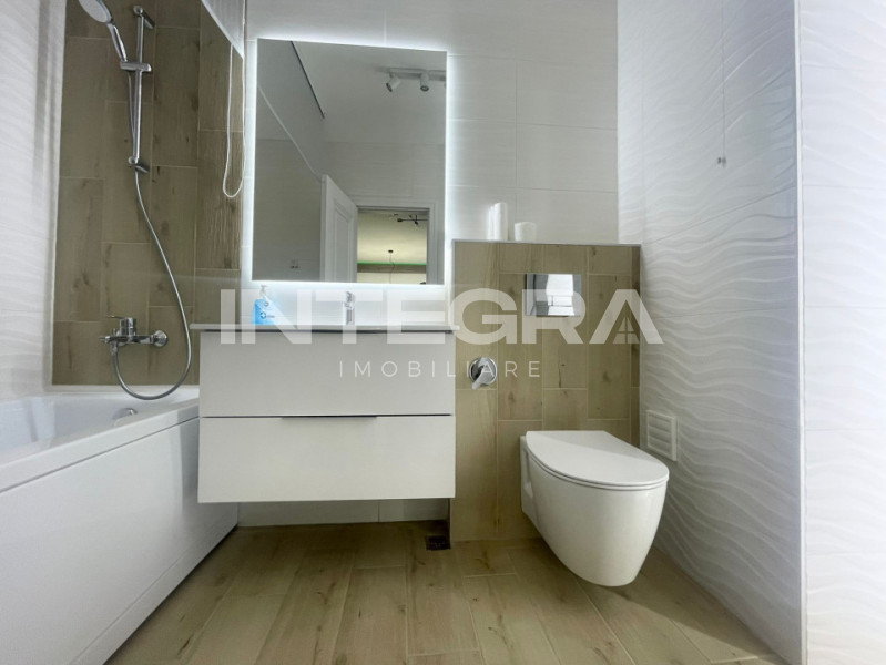 Inchiriez 2 Camere + Parcare, Scala Residence, Centru