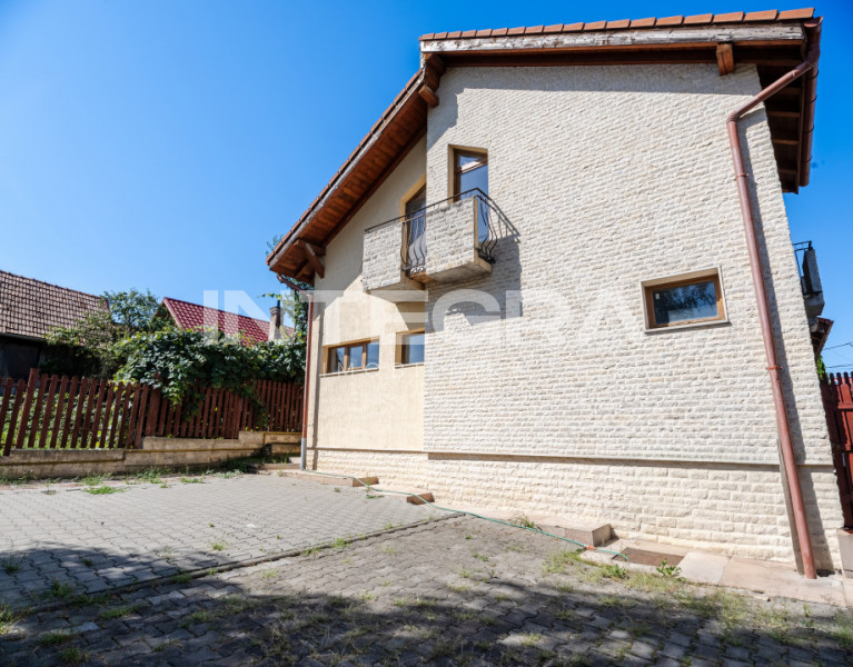 Vila de Vânzare 4 Camere | Cartier Europa | Finisaje Premium | Curte și Grădină 