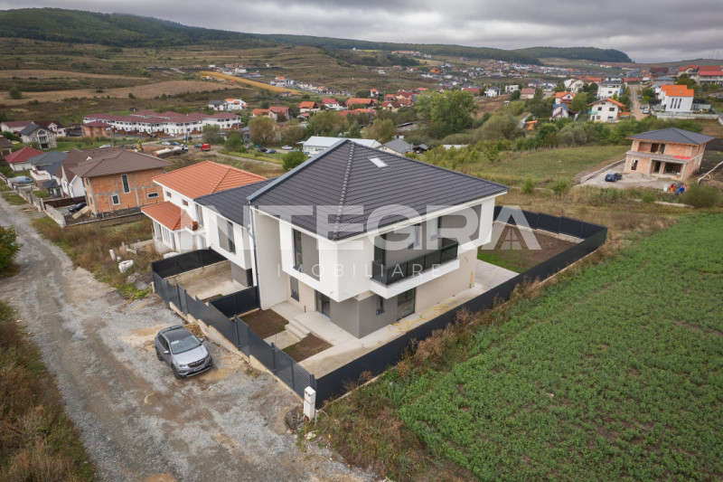 Comision 0% | Vand Casa Noua | 6 Camere cu 3 Dormitoare | Panorama Superba 