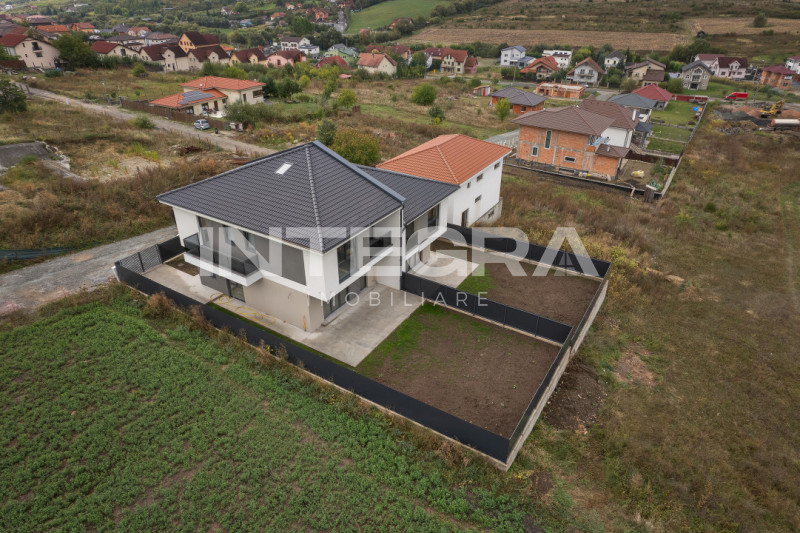 Comision 0% | Vand Casa Noua | 6 Camere cu 3 Dormitoare | Panorama Superba 