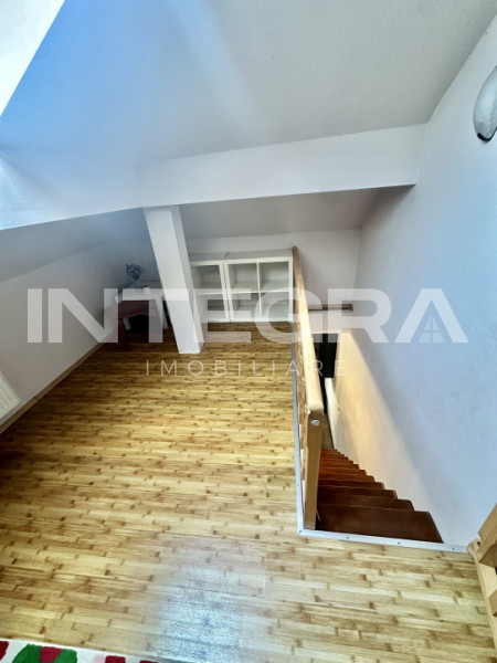 Inchiriez Apartament 3 camere | Mansarda 2 Nivele|  Centru Parcare Asigurata