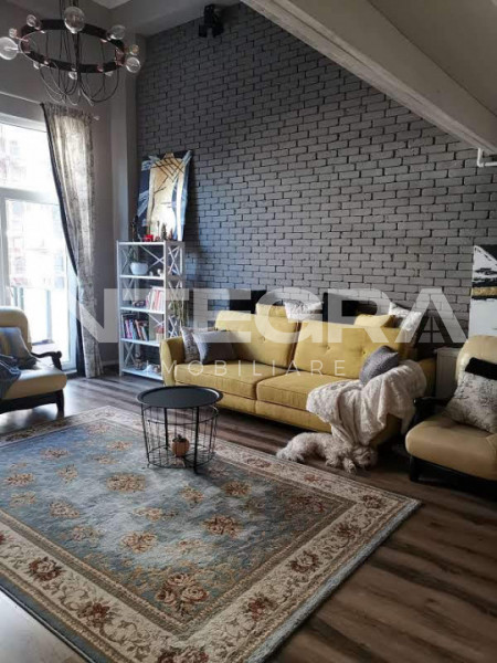 Pet Friendly! Apartament De Lux Pe Doua Nivele Situat In Centrul Orasului