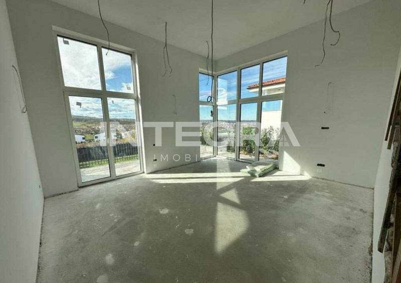 Vand Casa Tip Duplex 5 Camere | Terasa Panoramica si Teren Amenajat | Borhanci