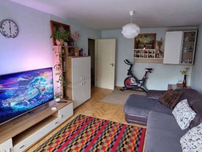 Vand 3 Camere Decomandate | Etaj 1/4  | Centru, Zona Piata Cipariu