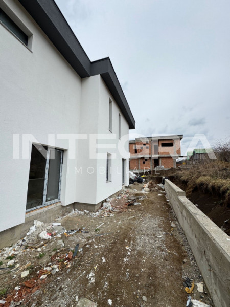 De Vanzare Unitate Triplex | Semifinisat | Floresti | Zona linistita 