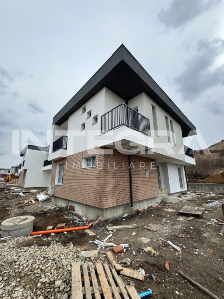 De Vanzare Unitate Triplex | Semifinisat | Floresti | Zona linistita 