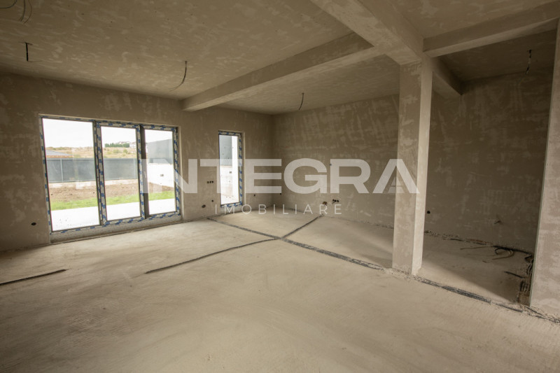 Str. Muntii Rodnei Casa Noua  6 Camere cu 3 Dormitoare | Curte Proprie 