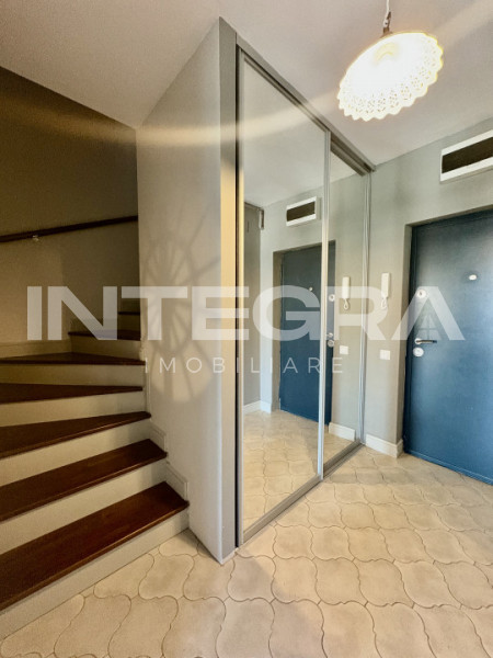 Vand Apartament  | Central 3 Camere cu Terasa | Strada Paris | Zona M. Viteazu