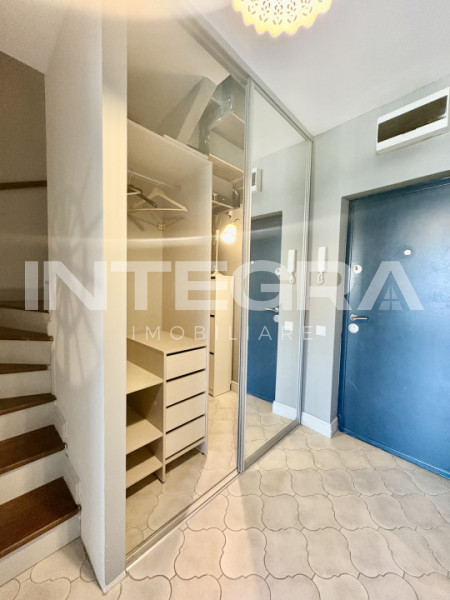 Vand Apartament  | Central 3 Camere cu Terasa | Strada Paris | Zona M. Viteazu