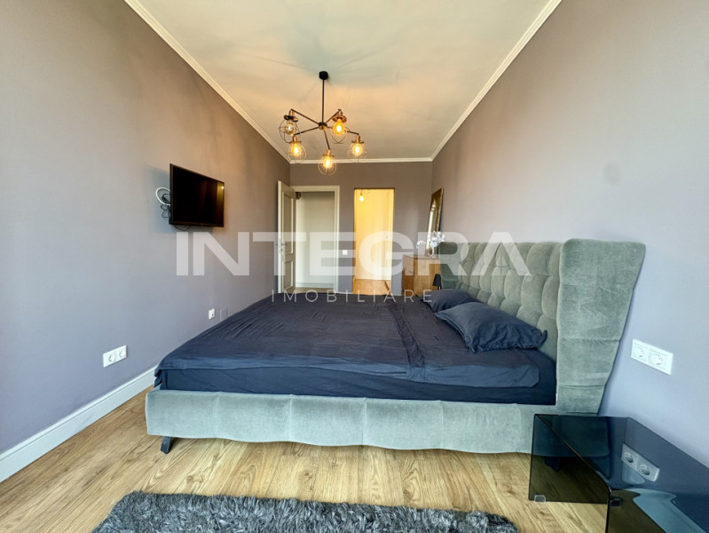 Vand Apartament  | Central 3 Camere cu Terasa | Strada Paris | Zona M. Viteazu