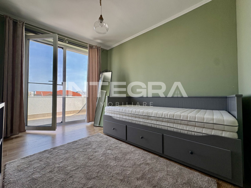 Vand Apartament  | Central 3 Camere cu Terasa | Strada Paris | Zona M. Viteazu