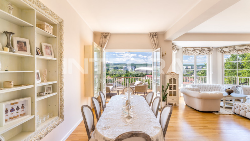 Panorama Clujului din Fiecare Fereastră: Eleganță Italiană lângă Parcul Central