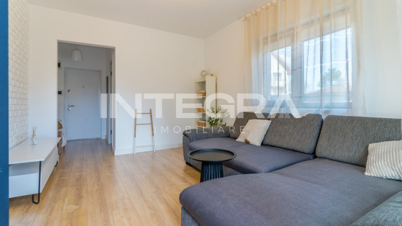 Inchiriez Apartament cu 3 Camere |  Bloc Tip Vila |  Cartier Gruia | Parcare