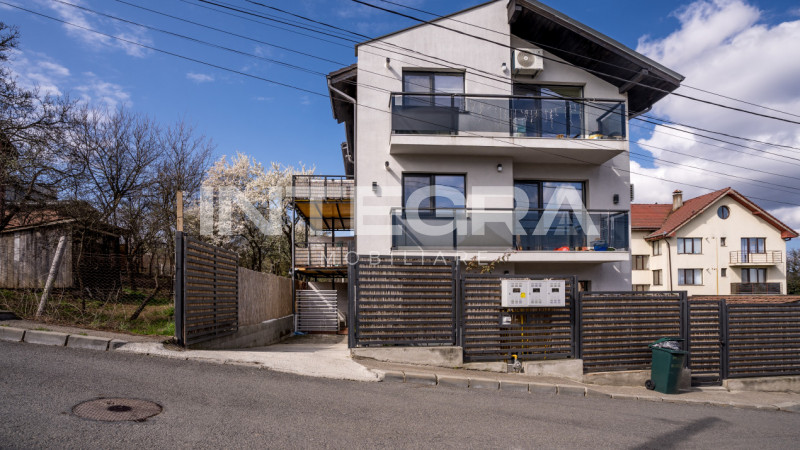 Inchiriez Apartament cu 3 Camere |  Bloc Tip Vila |  Cartier Gruia | Parcare