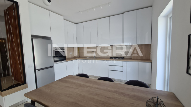 Penthouse Cu Lift Propriu, 4 Camere si Garaj Pentru Doua Masini, Buna Ziua.