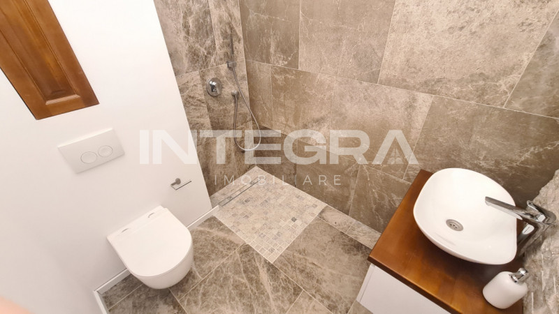 Penthouse Cu Lift Propriu, 4 Camere si Garaj Pentru Doua Masini, Buna Ziua.