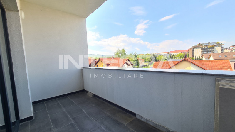 Penthouse Cu Lift Propriu, 4 Camere si Garaj Pentru Doua Masini, Buna Ziua.
