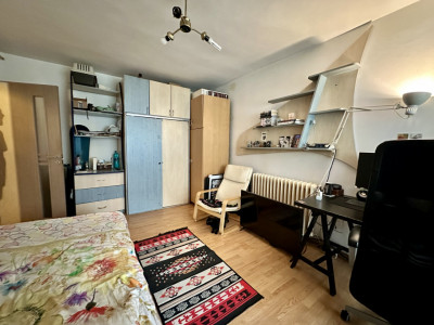 Liber din 15 Decemb. Inchiriez Garsoniera Centru - Cipariu | Titulescu 11-15 |