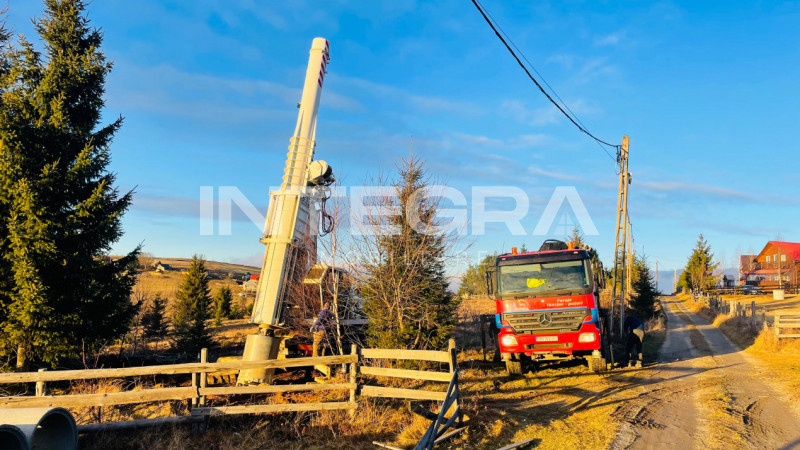 Teren Cu FANTANA si CURENT | PUZ si Certificat Urbanism | Marisel