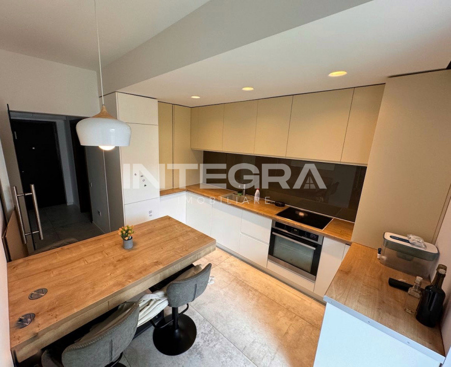 Apartament  Lux 3 Camer | 2 Parcari | Zona Verde | str. Eugen Lovinesc