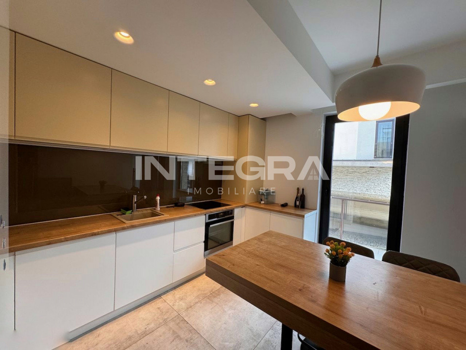Apartament  Lux 3 Camer | 2 Parcari | Zona Verde | str. Eugen Lovinesc