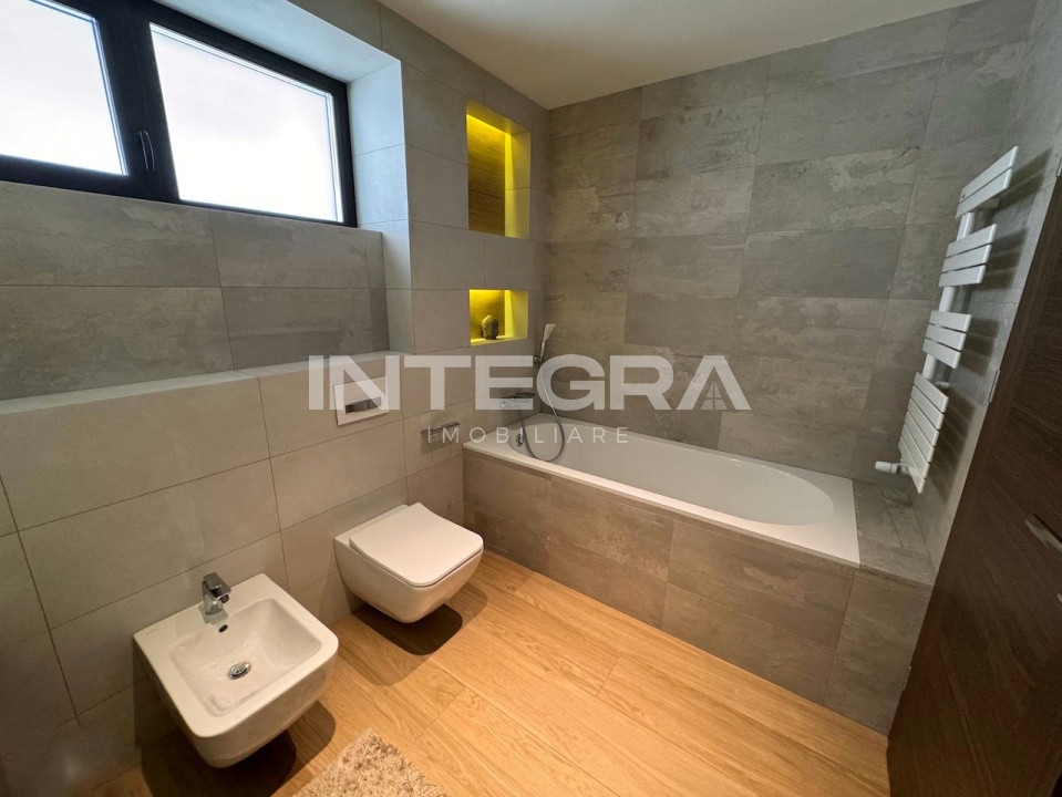 Apartament  Lux 3 Camer | 2 Parcari | Zona Verde | str. Eugen Lovinesc