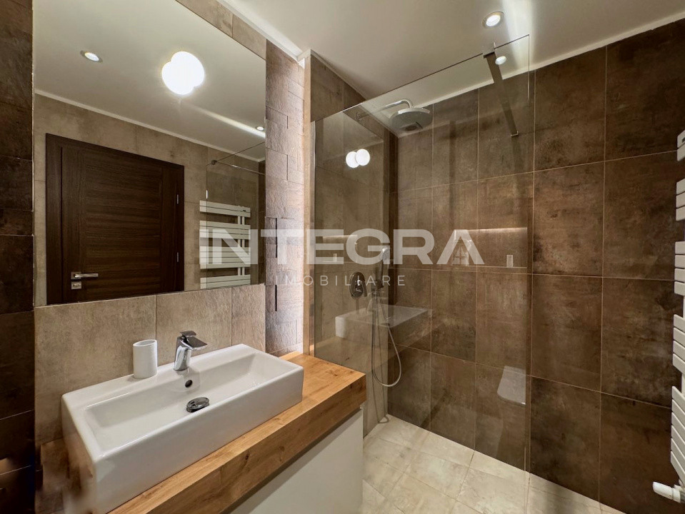 Apartament  Lux 3 Camer | 2 Parcari | Zona Verde | str. Eugen Lovinesc