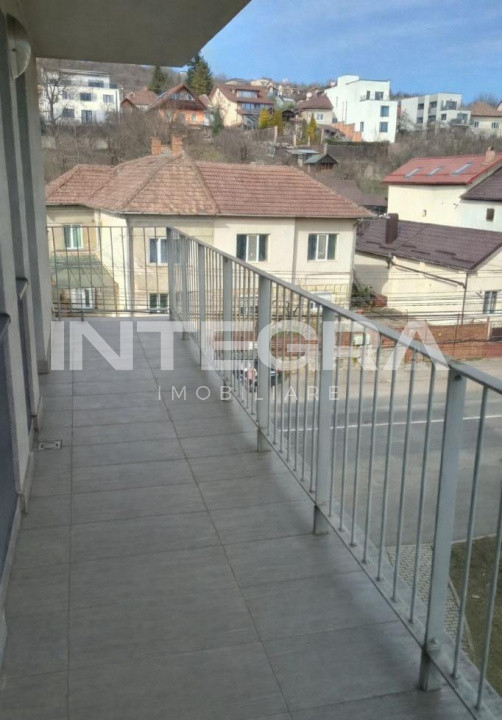 Apartament 2 Camere | 2 Baclaone, Etaj 2/3 | Dâmbul Rotund | Parcare Proprie