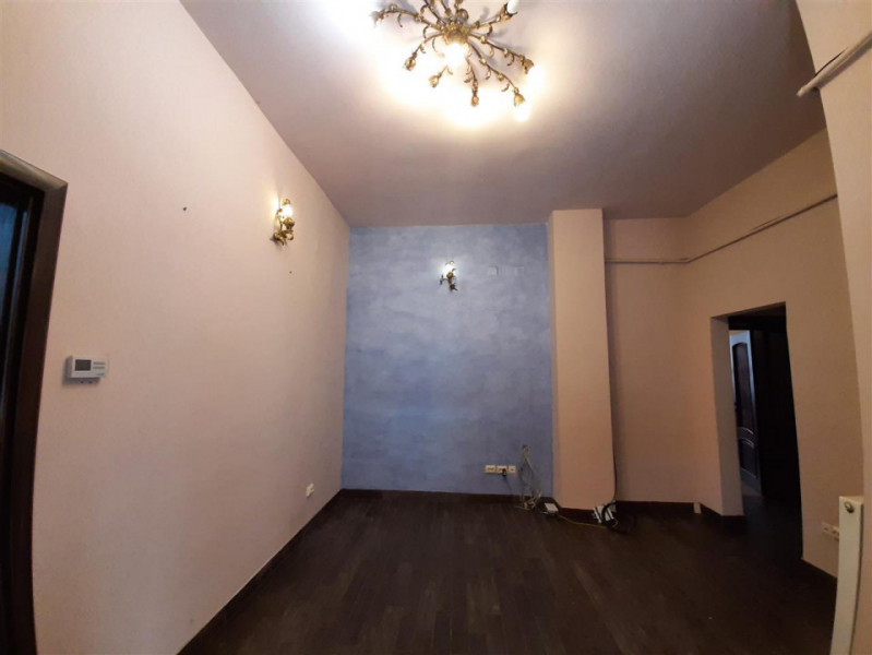Spatiu Pentru Birouri cu 4 Camere 80mp! Zona Centrala Calea Dorobantilor!