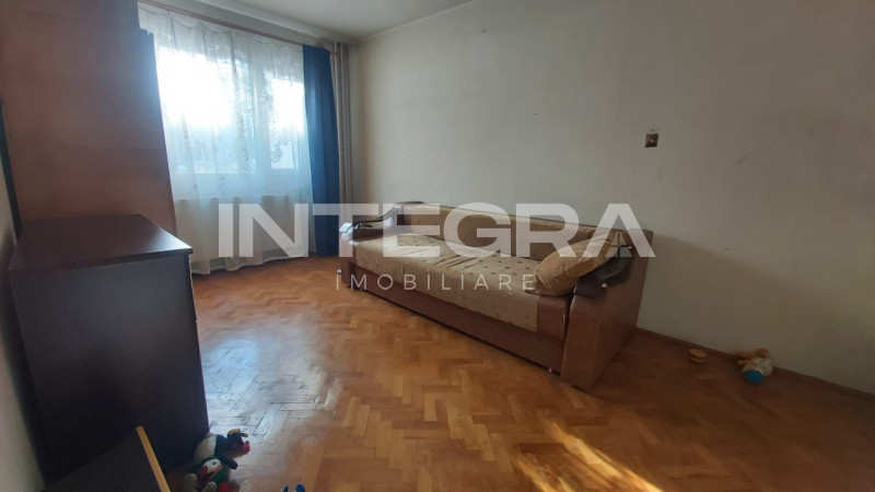 Apartament 3 Camere, Etaj Intermediar, Orientare V,  Gheorgheni 