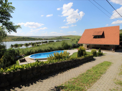 Vand Casa Pe Malul Lacului In Campenesti, Langa Cluj-Napoca.