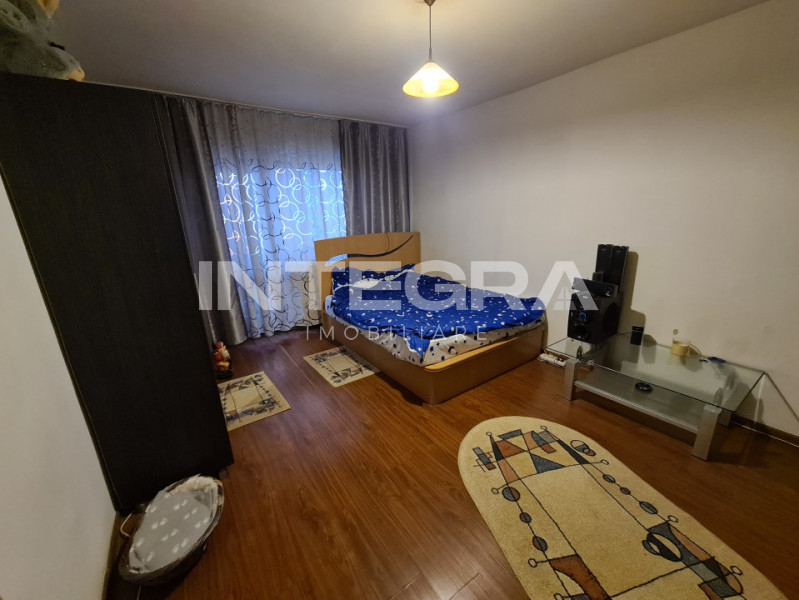 Apartament cu 3 Camere, Bloc Izolat, Aurel Vlaicu