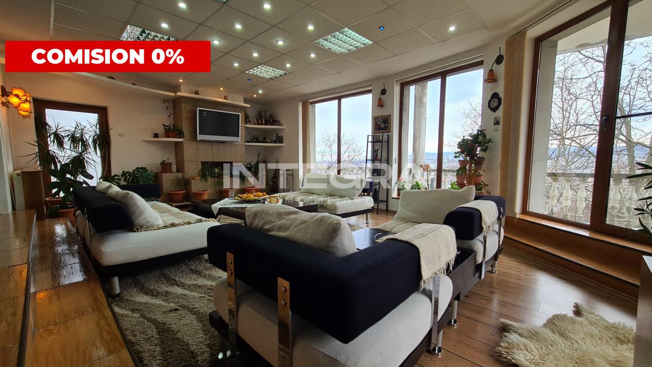 Comision 0! Vand Casa cu 2000 MP teren, View Superb, Zona Exclusivita