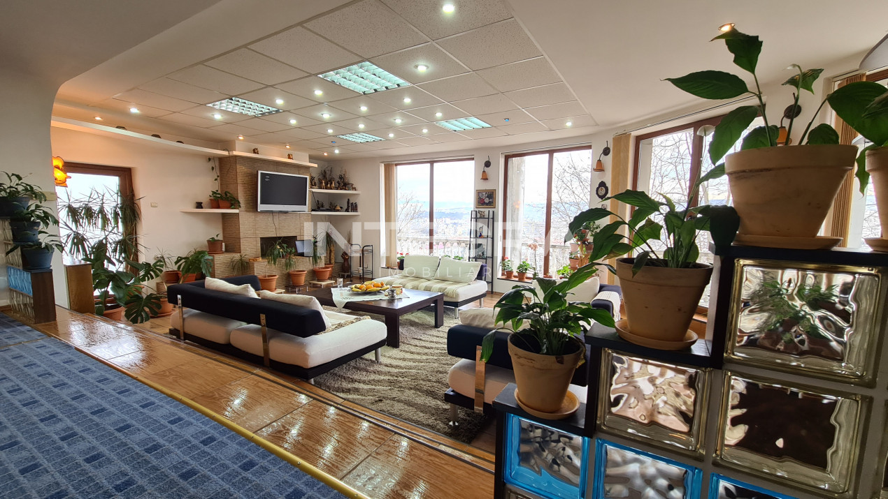 Comision 0! Vand Casa cu 2000 MP teren, View Superb, Zona Exclusivita
