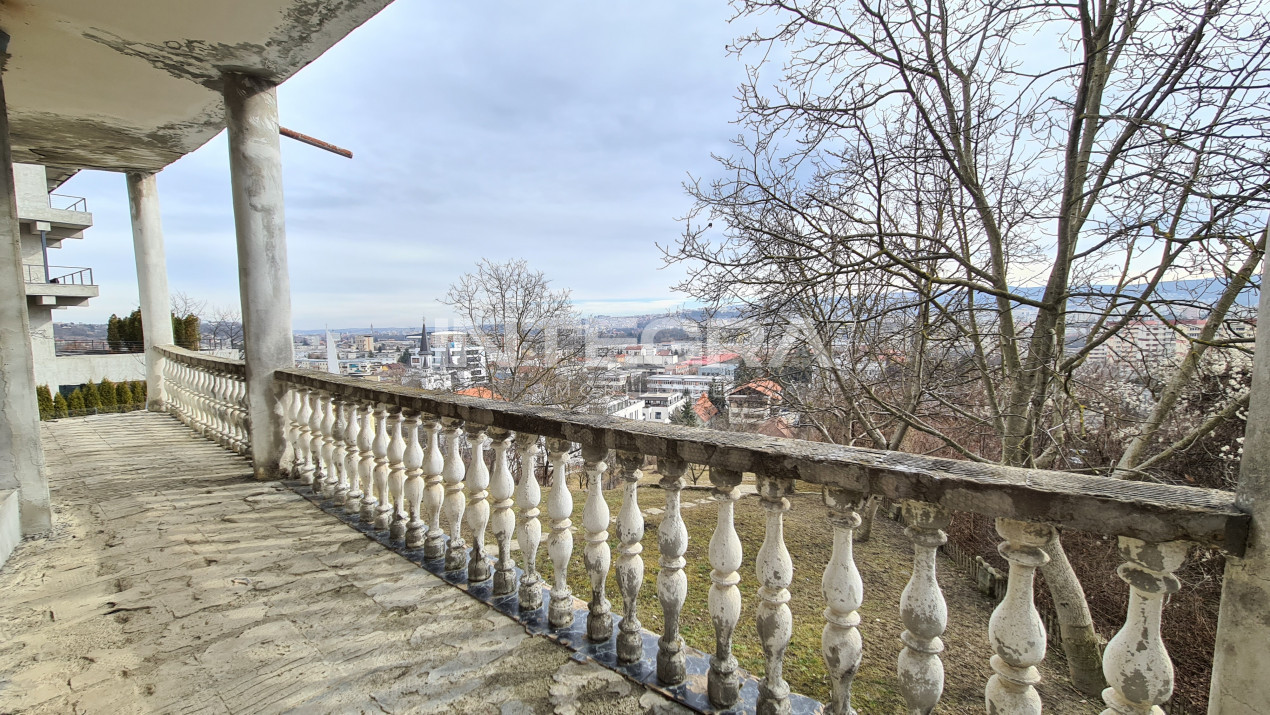 Comision 0! Vand Casa cu 2000 MP teren, View Superb, Zona Exclusivita