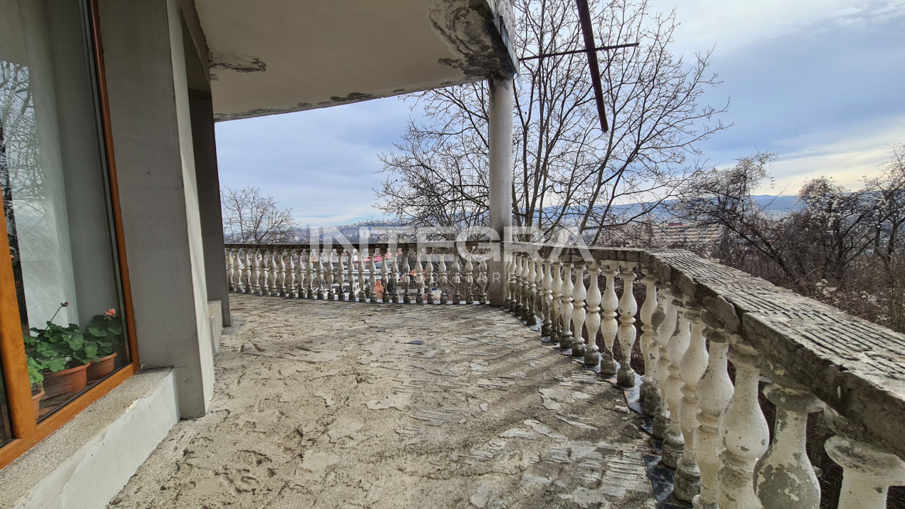 Comision 0! Vand Casa cu 2000 MP teren, View Superb, Zona Exclusivita
