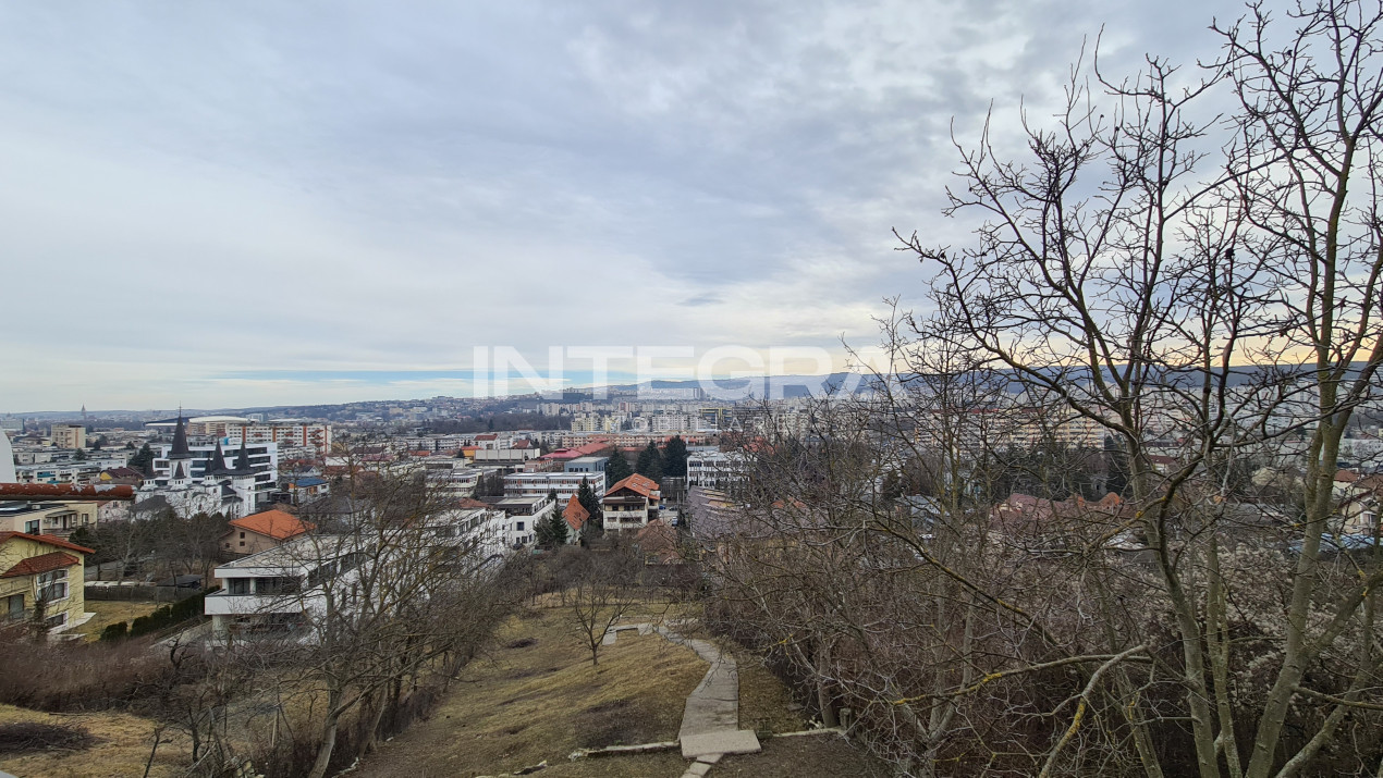 Comision 0! Vand Casa cu 2000 MP teren, View Superb, Zona Exclusivita