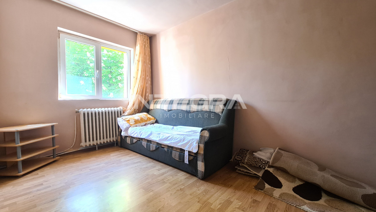 Vand Apartament 4 Camere, Etaj Intermediar, 66MP, Manastur
