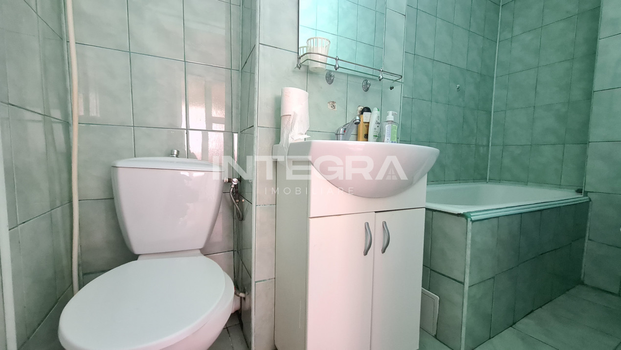 Vand Apartament 4 Camere, Etaj Intermediar, 66MP, Manastur