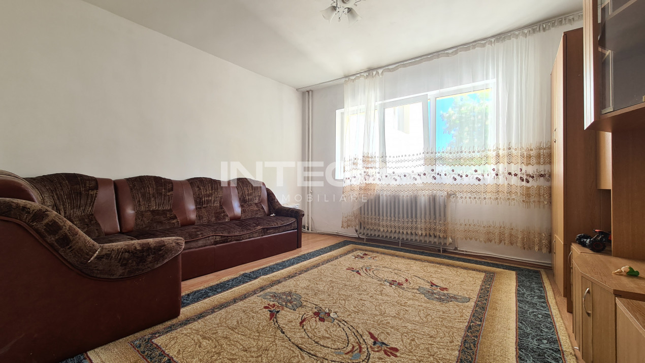 Vand Apartament 4 Camere, Etaj Intermediar, 66MP, Manastur