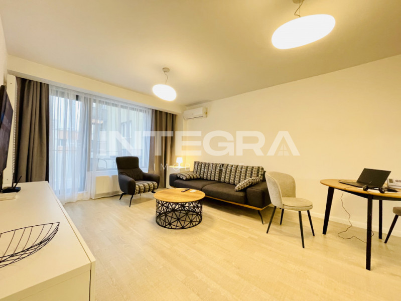Inchiriez Apartament De Lux, Doua Camere, Strada Salcamului